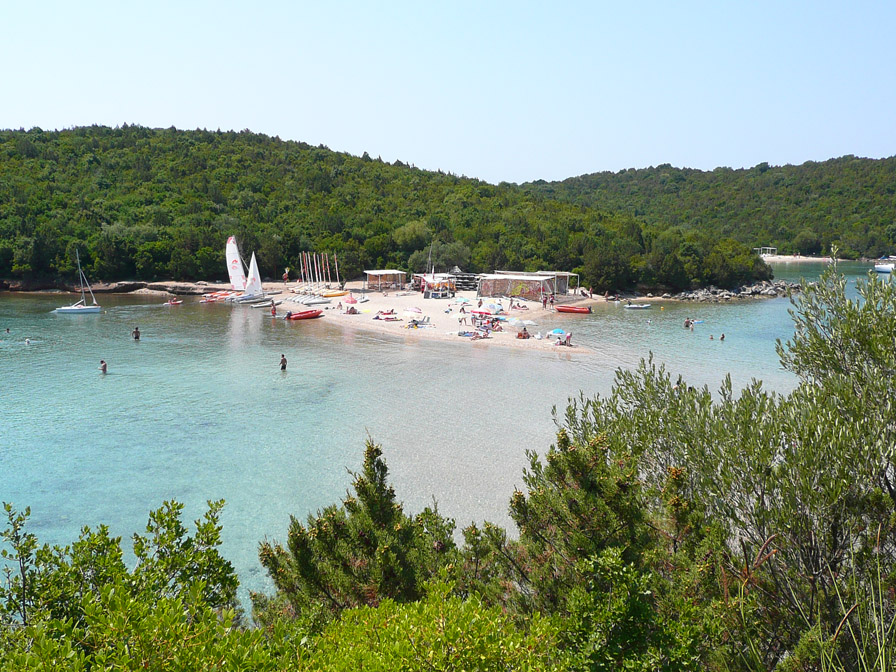 Η διάσημη παραλία Μπέλα Βράκα στα Σύβοτα
