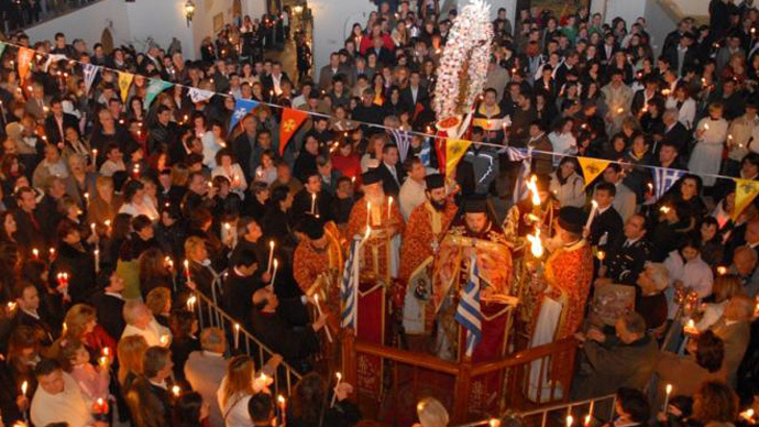 Η Ανάσταση σε πριαύλιο εκκλησίας στην Τήνο