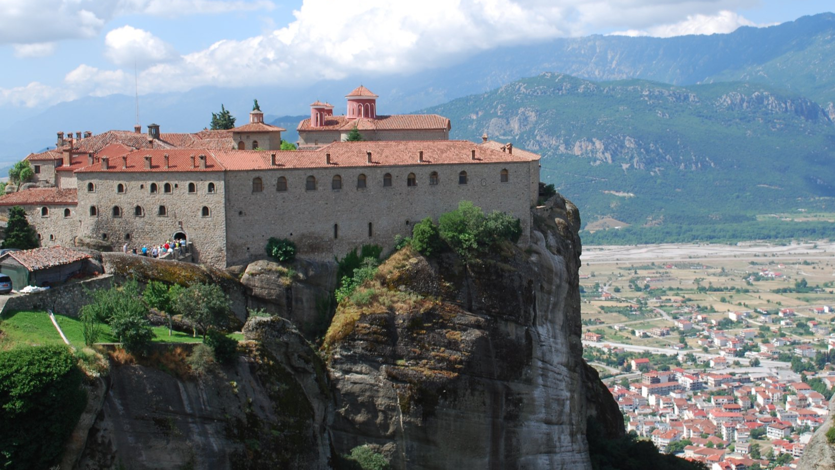 Οι σκάλες και τμήμα του Μοναστηριού του Μεγάλου Μετεώρου