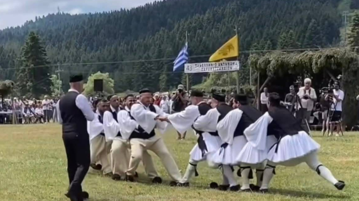 crop Αθλήματα σαρακατσαναίων στο αντάμωμα στο περτούλι