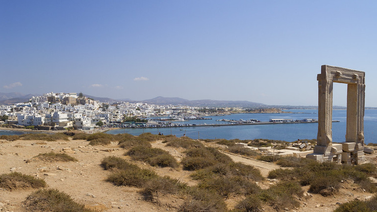 Η πορτάρα και η Χώρα Ναξος