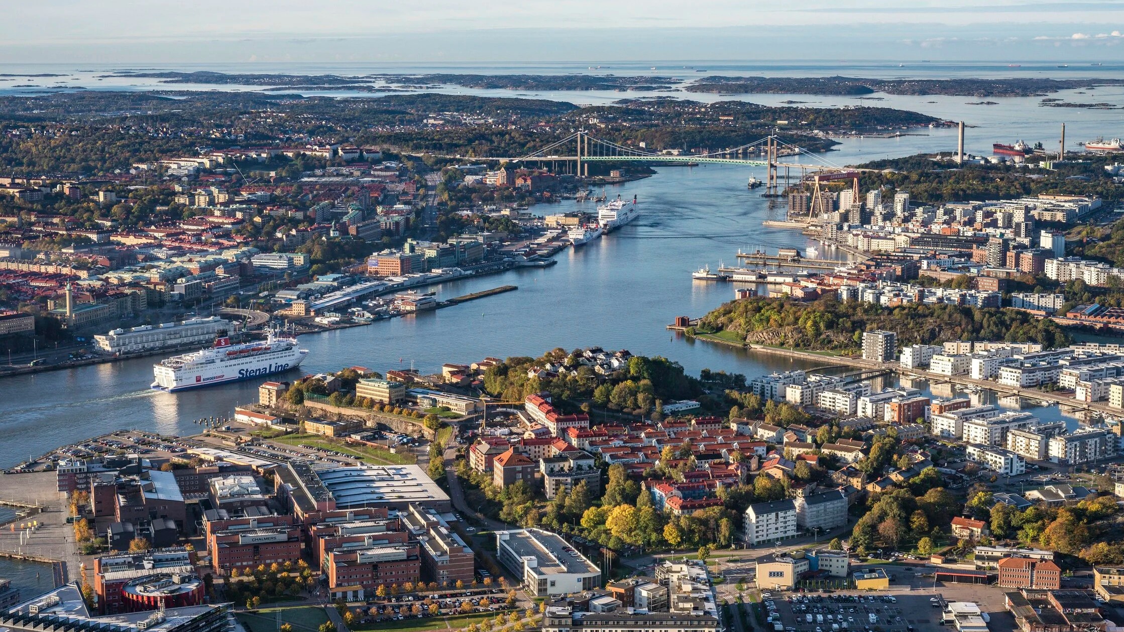 Πανοραμική φωτογραφία μετην πόλη του Γκέτεμποργκ και τον ποταμό Γέτα που εκβάλει στη θάλασσα