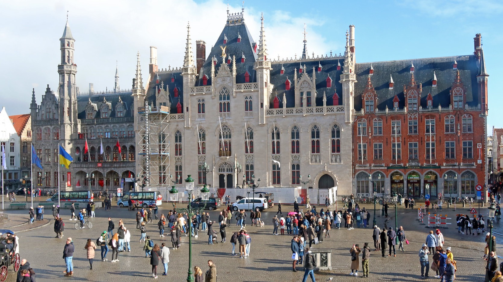 Το Δημαρχείο της Βρούγης στην διάσημη Πλατεία Αγοράς της βελγικής πόλης