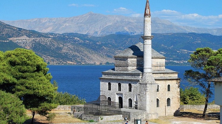 Το Φετιγιέ Τζαμί που είναι και ο τάφος του Αλή Πασά στο κάστρο των Ιωαννίνων
