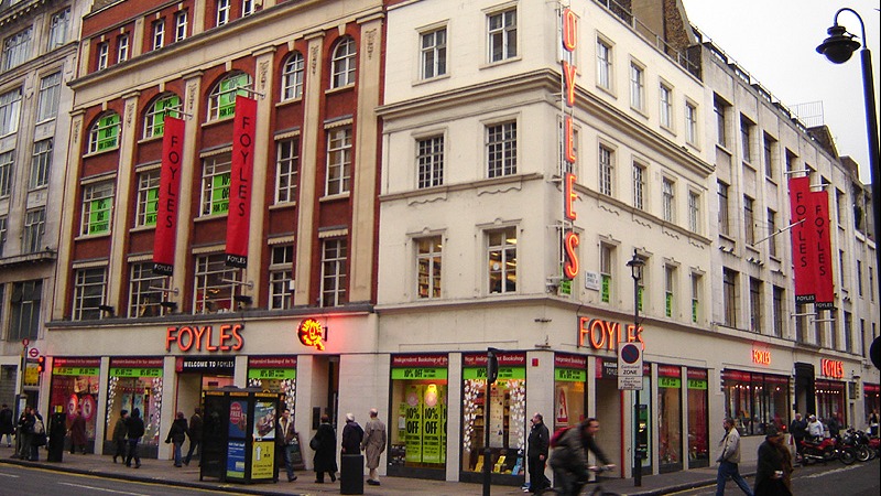 Το βιβλιοπωλείο Foyles στο Σ'οχο του Λονδίνου