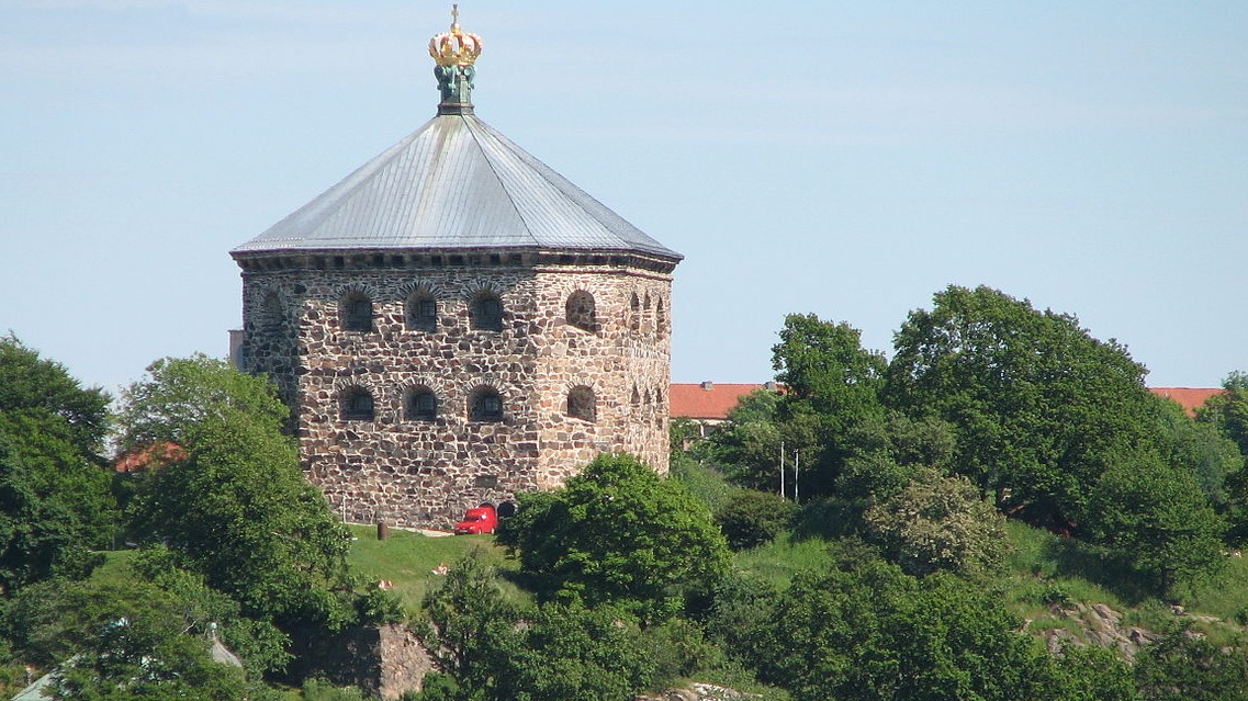 Το φρούριο Skansen Kronan σε έναν λόφο στο Γκέτεμποργκ δίπλα στη συνοικία Χάγκα