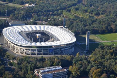 Στάδιο της Άιντραχτ Φραγκφούρτης (Waldstadion)