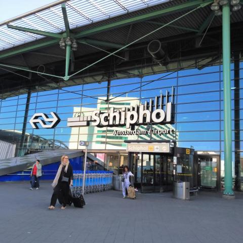 Τρένο με Επιστροφή από το αεροδρόμιο Schiphol στο Άμστερνταμ