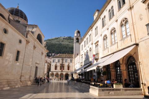 O δρόμος Στράντουν (Stradun) της παλιας πόλης του ντουμπροβνικ