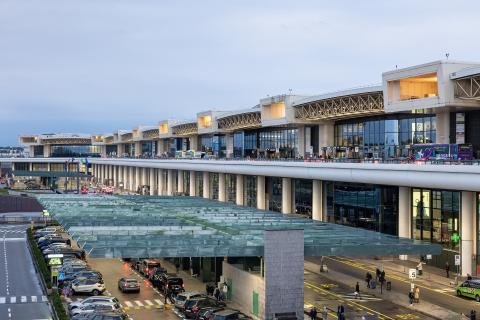 μιλανο αεροπορικα το αεροδρόμιο Μαλπένσα 