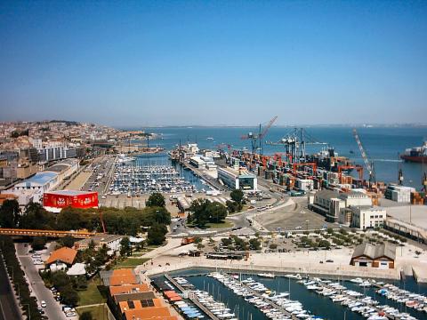 λισαβόνα Πανοραμική φωτογραφία με το λιμάνι της πρωτεύουσας της πορτογαλίας