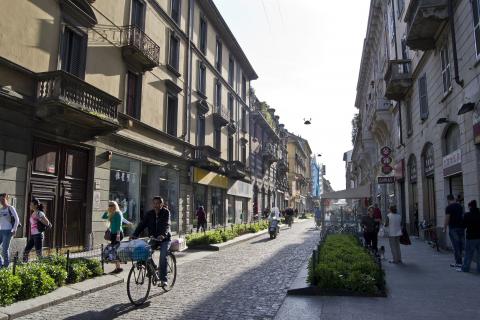 milano ενας δρόμος στο κέντρο της πόλης