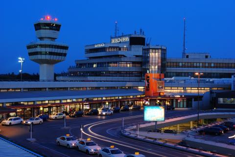 βερολινο αεροπορικα φωρογραφία με το αεροδρόμιο Tegel