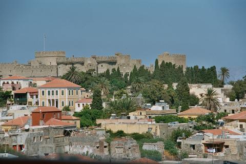 Το Παλάτι του Μεγάλου Μάγιστρου που δεσπόζει στην Παλιά Πόλη της ροδοσ χαρτησ