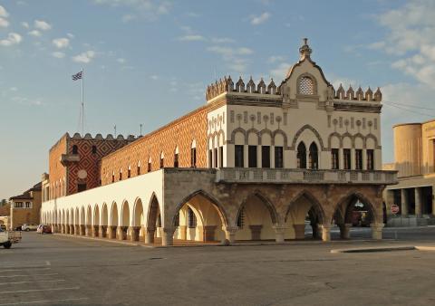 Το παλιό Palazzo del Governatore (παλάτι διακυβέρνυσης) στη Ρόδο που τώρα στεγάζει τα γραφεία της Περιφέρειας ροδοσ χαρτησ