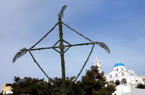 Ο σταυρός και το έθιμο του Λαζάρου το πασχα σαντορινη