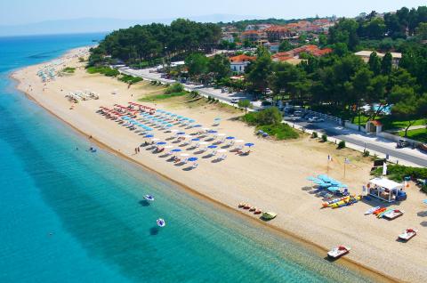 Παραλία Σκάλα μπροστά στον ομώνυμο οικισμό κεφαλονια αξιοθεατα