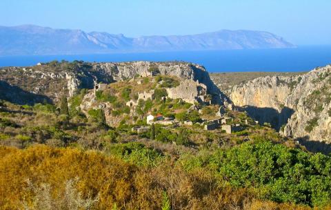 Παλαιόχωρα η παλιά μεσαιωνική πρωτεύουσα των κυθηρα παραλιεσ