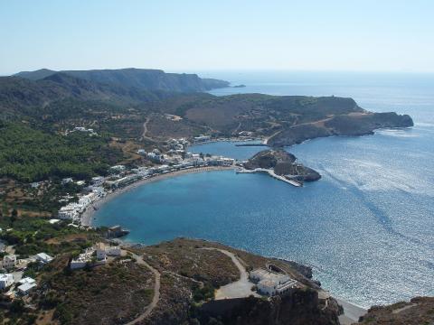 καψάλι κύθηρα το επίνειο της χώρας των Κυθήρων και η ομώνυμη παραλία