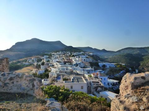 Πανοραμική φωτογραφία της πρωτεύουσας του νησιού από την κορυφή του κάστρου κυθηρα χωρα