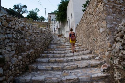 Πετρινα σκαλοπάτια στην απειρανθοσ