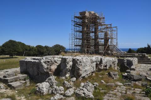 Εργασίες αποκατάστασης στους 4 κίονες του Ναού του Πυθίου Απόλλωνα, Ακρόπολη Ρόδου, Λόφος Monte Smith