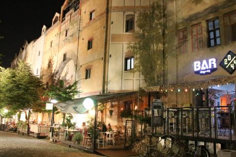 Η περιοχή της Σκανταρλίγια στο νυχτερινό Βελιγράδι