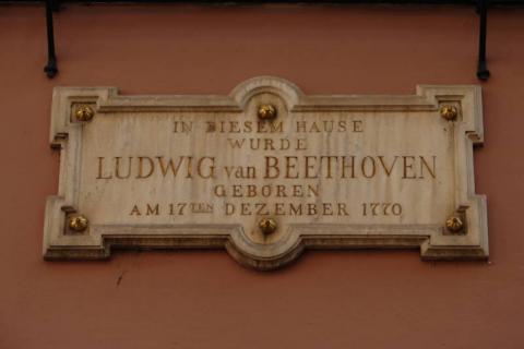 Η μαρμάρινη πινακίδα στο σπίτι του Μπετόβεν στην Βόννη