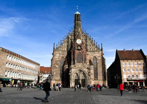 Η εκκλησία της Παναγίας στην κεντρική πλατεία της Νυρεμβέργης