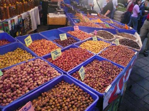 Πάγκος με Ελιές σε μια αγορά της Προύσας