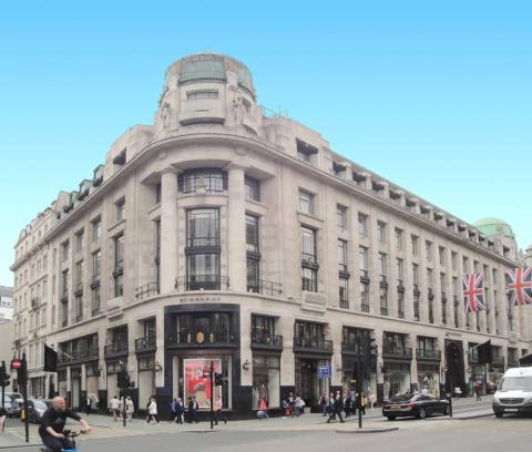 Το κατάστημα Burberry στο Λονδίνο