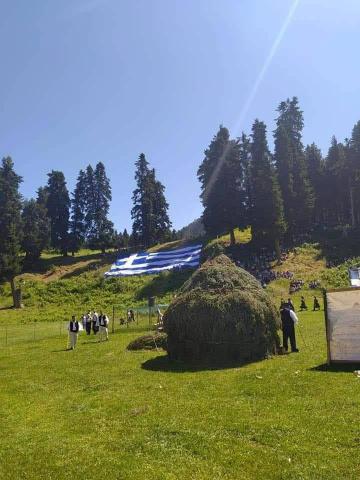 Παραδοσιακή σαρακατσάνικη καλύβα στο αντάμωμα Περτούλι