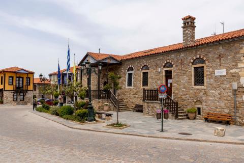 Αρναία η είσοδος της Εκκλησίας του Αγίου Στεφάνου