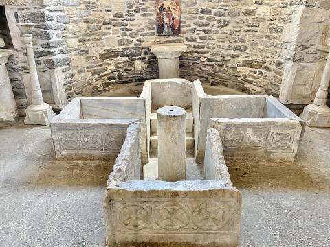 Το βαπτιστήριο στην Παναγία Εκατονταπυλιανή Πάρος