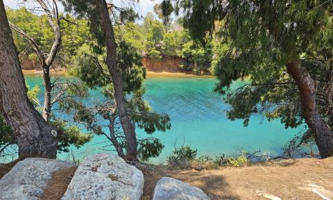 Το κανάλι της Νέας Ποτίδαιας στη Χαλκιδική