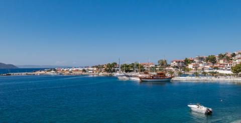 Το λιμάνι και κάποια σπίτια του Νέου Μαρμαρά, Χαλκιδική