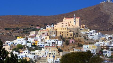 Πανοραμική φωτογραφία της Άνω Σύρου στην Ερμούπολη